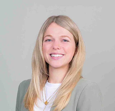 Portrait von Nina Poeschl, Kontaktperson der HOWOGE.