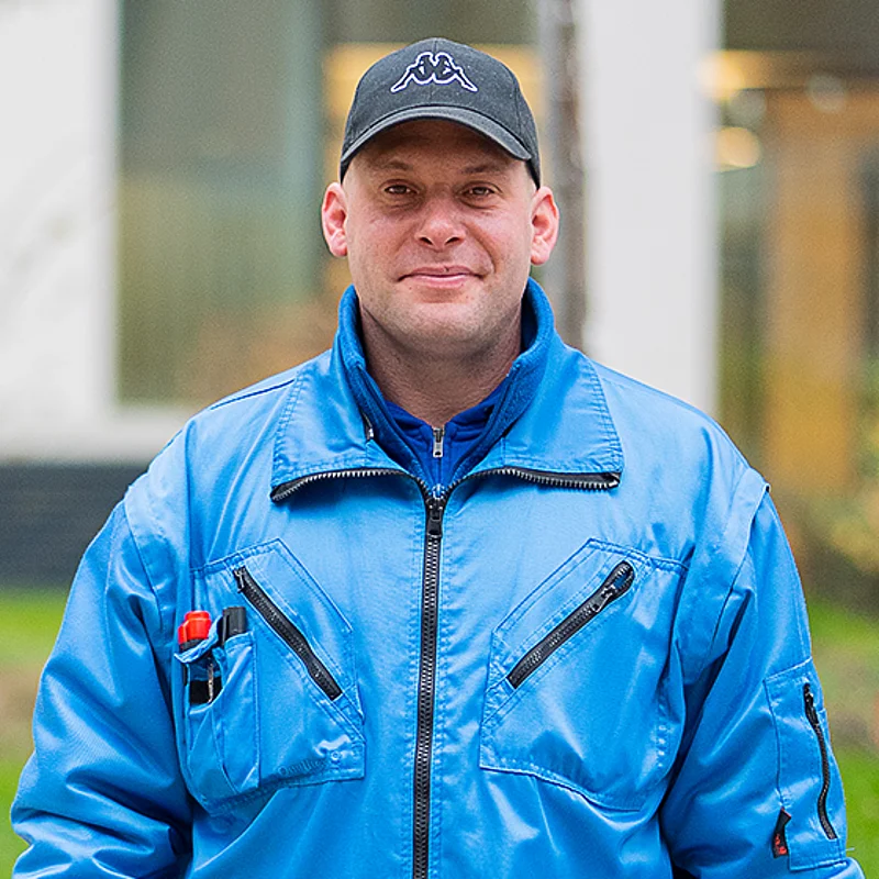 Portrait von Dennis Spork, Hauswart.